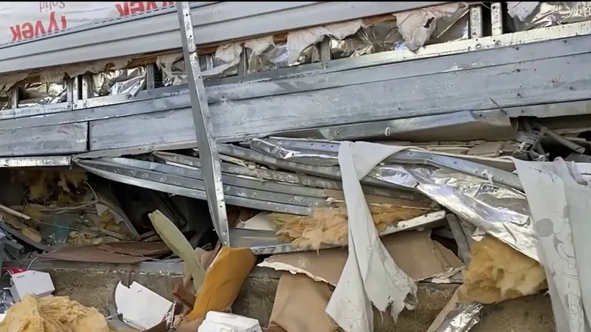 A un mes del doble terremoto en Venezuela, la cifra de desaparecidos sigue siendo una incógnita 49807035309 1080pnbcstations